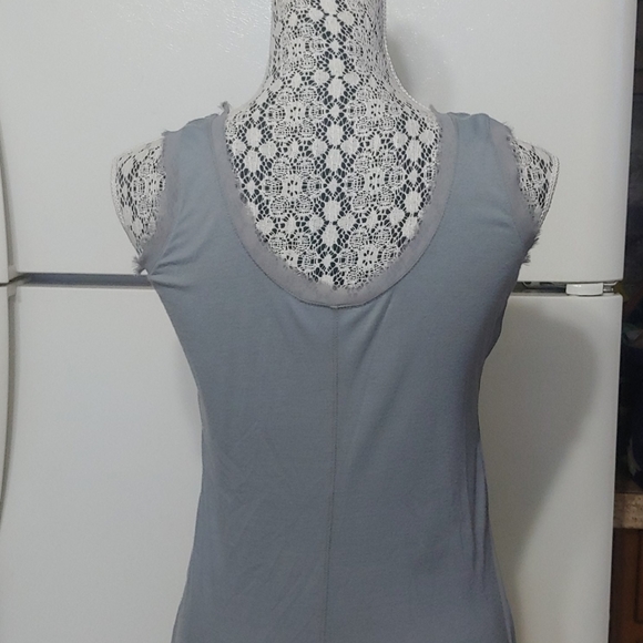 Tank top - Picture 2 of 3